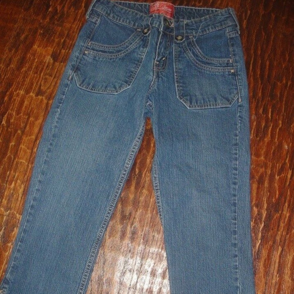 LEVI STRAUSS Signature CAPRI Jeans *UNUSUAL POCKET detail *MED WASH Denim * sz 4